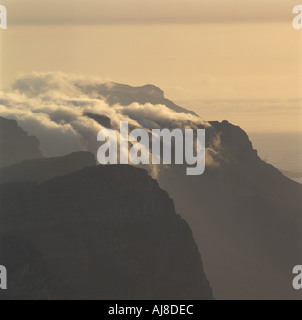 Wolken bilden über Tabelle-Berg-Cape Town-Südafrika Stockfoto