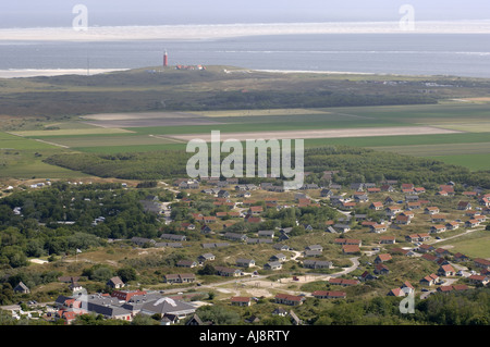 Texel-Luftbild auf den Leuchtturm von de Cocksdorp und Vlieland und de Krim Urlaub Bungalowpark Stockfoto