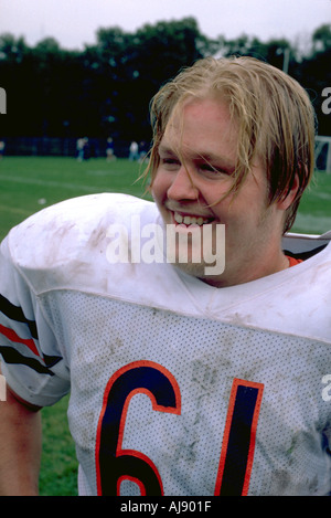 Macalester College-Football-Spieler nach einem Spiel Alter 19 verschwitzt. St Paul Minnesota USA Stockfoto