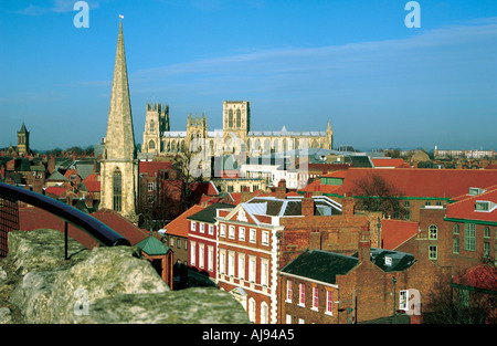 Fairfax House eine georgische Museum im Vordergrund und York Minster im Hintergrund North Yorkshire England UK Stockfoto