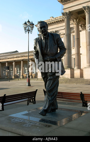 Statue von Harold Wilson Herrn Wilson von Rievaulx Huddersfield Bahnhof Stockfoto