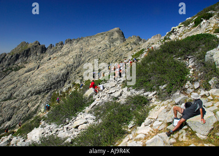 Trekker Knäblein vor dem letzten Angriff auf Monte d ' Oro, Corsica Stockfoto