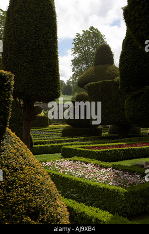 Levens Hall und Gärten Distrikt Cumbria Formschnitt Seegärten Stockfoto