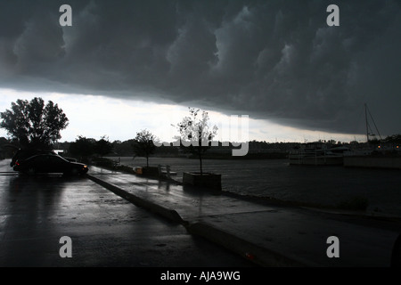 Dramatische Sturmfront über den Yachthafen in New Buffalo Michigan Stockfoto