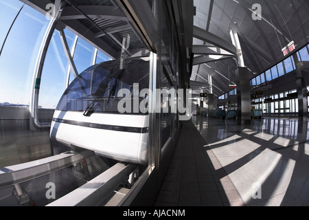 LINK-Interterminal Shuttle, Toronto Pearson internationaler Flughafen, Toronto, Ontario, Kanada Stockfoto