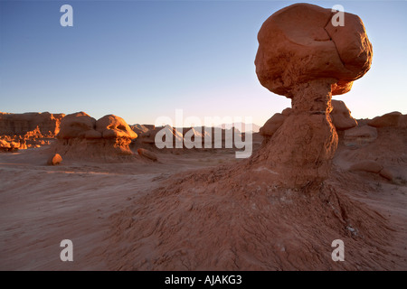 USA Utah Wüste Goblin Staatspark roten Rock Bildung malerischen Tallandschaft Ausgleich boulder Stockfoto