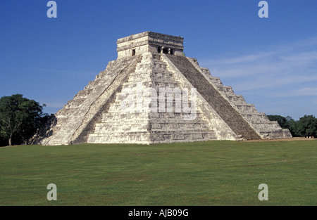 Pyramide von Kukulkan oder El Castillo, Chichen Itza, Yucatan, Mexiko Stockfoto