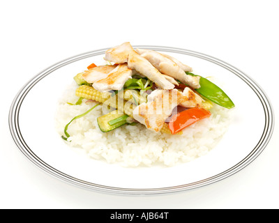 Huhn und Gemüse Rühren braten mit gedünstetem Reis Stockfoto