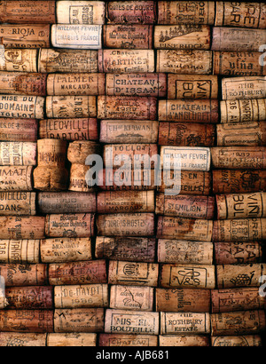 Stillleben mit gebrauchten Korken von Weinflaschen Stockfoto