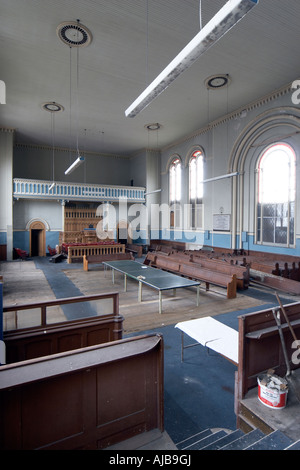 Haupthalle vor der Wiederherstellung der verfallenen Cavendish Straße Kapelle Ramsgate Kent AJB Stockfoto