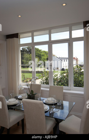 Showhome Esstisch in Restaurierung des Haupthauses in Westcliffe Park Entwicklung Ramsgate Kent Stockfoto