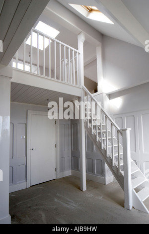 Holztreppe in der Restaurierung des Haupthauses in Westcliffe Park Entwicklung Ramsgate Kent Stockfoto