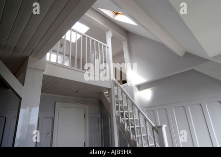 Holztreppe in der Restaurierung des Haupthauses in Westcliffe Park Entwicklung Ramsgate Kent Stockfoto