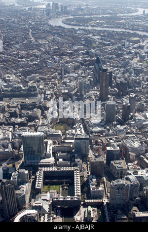 Luftbild-südöstlich von der Stadt von London Finsbury Circus Gherkin Gebäude Shadwell und Canary Wharf in Ferne EC2 EC3 E1 Stockfoto