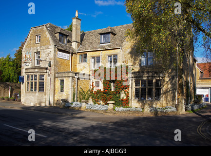 Der neue, alte Gasthof im Dorf Bourton auf dem Wasser in die Cotswolds England UK Stockfoto