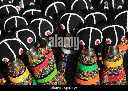 Vielzahl von handgemachten afrikanischen Ndebele Puppen - Full-Frame Stockfoto