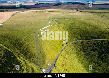 Die alten weißen Pferd Kreidefigur an Uffington Oxfordshire in England aus der Luft JMH1711 Stockfoto