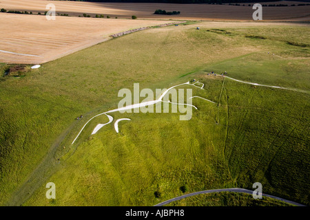 Die alten weißen Pferd Kreidefigur an Uffington Oxfordshire in England aus der Luft JMH1713 Stockfoto