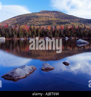 Blick auf Mount Katahdin und Sandy Stream Teich Stockfoto