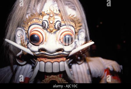 Rangda mythischen Witwe Hexe Personifizierung des Bösen, die gemeinhin dargestellt in balinesischen Schnitzereien und traditioneller Tanz Indonesien Stockfoto