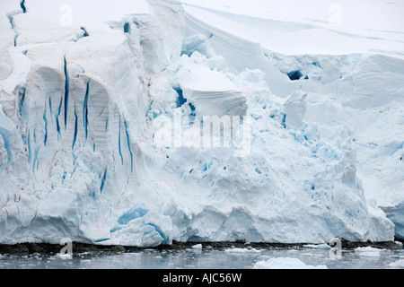 Herrliche Sicht auf die Ecken und Kanten der Grey Gletscher Stockfoto