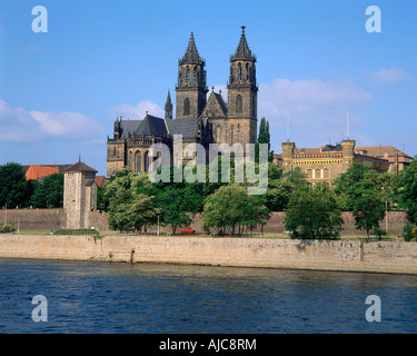 Aussen Magdeburger Dom Eines der Ältesten Gotischen Bauwerke Deutschlands alte gotische Kathedrale Außenansicht Magdeburg Stockfoto