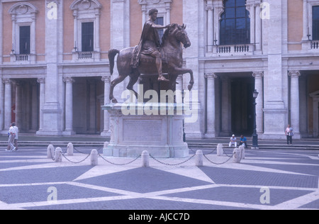 Reiterstatue des Marcus Aurelius von Michelangelo auf dem th Platz th Capitol Hill Rom Italien Europa Stockfoto