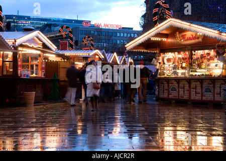 DE DEU Deutschland Hauptstadt Berlin Weihnachtsmarkt auf dem Breitscheidplatz No Drittrechte zur Verfügung Stockfoto