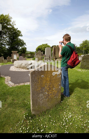 UK Nordirland County Down Downpatrick, Dom Touristen fotografieren St Patrick s Grab Stockfoto