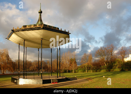 Regents Park Pavillon im Herbst, London Stockfoto