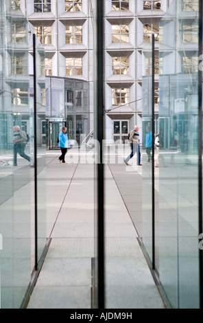 La Defense einen großen Geschäftsviertel der Stadt Paris und der grösste Zweck gebaut Geschäftsviertel in Europa Stockfoto