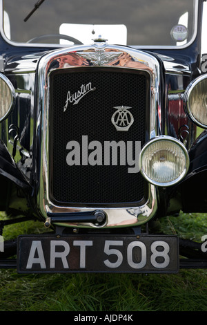 Grill und das Logo von Vintage Austin Seven Auto Stockfoto