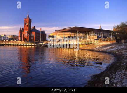 Senedd National Assembly for Wales Gebäude und Pierhead Sunset View Cardiff Bay Cardiff South Wales Stockfoto