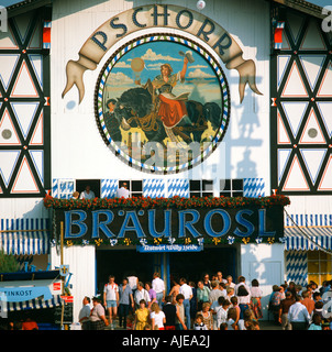 EU DEU Deutschland Bayern München das Oktoberfest in München das Zelt Braeurosl eine echte Wiesn-Tradition keine Drittrechte Stockfoto