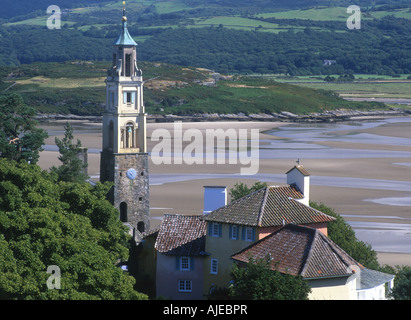 Portmeirion Italianate Dorf Glockenturm Campanile und Dwyryd Mündung in der Nähe von Porthmadog Gwynedd North Wales Stockfoto