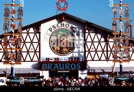 EU DEU Deutschland Bayern München das Oktoberfest in München das Zelt Braeurosl eine echte Wiesn-tradition Stockfoto