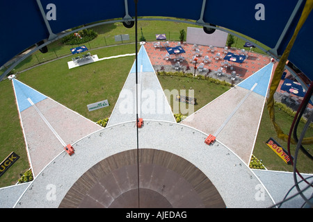 Himmelsrichtungen Landeplatz vom Deck der DHL angebunden Ballon Singapur Stockfoto