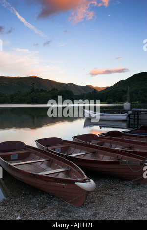 England, Cumbria Ullswater Rudern Boote und die beeindruckende Aussicht auf Ullswater Teil des Lake District National Park Stockfoto