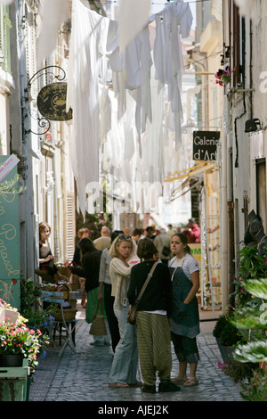 Sanary Sur Mer, Gasse in der Altstadt von Sanary-Sur-Mer. Stockfoto