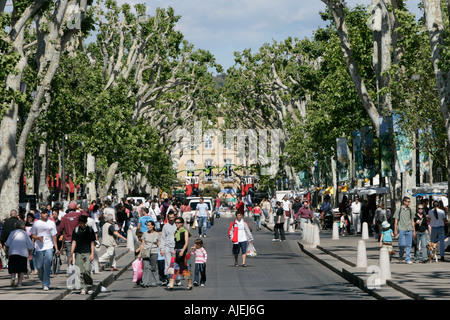 Aix-En-Provence-Blick auf die Promenade Cours Mirabeau Stockfoto