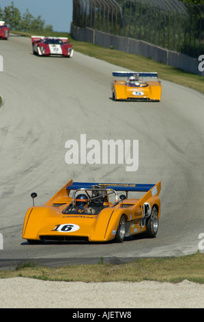 Greg Mathews Rennen seinem 1970 McLaren M8D Can Am Auto bei der Kohler International Challenge mit Brian Redman auf der Road America 2006 Stockfoto