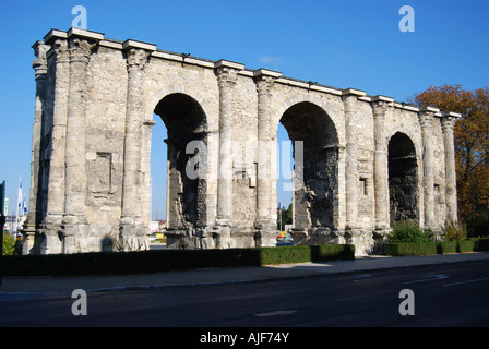 Mars Gate, Place de la Republique, Reims, Marne, Champagne-Ardenne, Frankreich Stockfoto