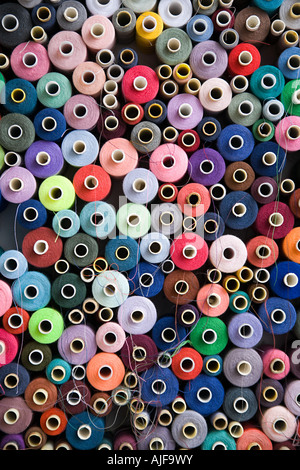 Haufen von Baumwolle Walzen Stockfoto