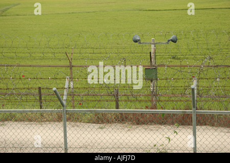 Grenzzaun Sicherheit DMZ Korea Stockfoto