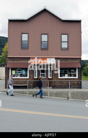 Straßenszene in Haines, Alaska ein Fischerdorf und beliebter Anlaufpunkt für Kreuzfahrtschiffe Stockfoto