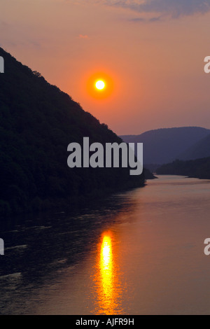 Sonnenuntergang über den Susquehanna River bei Hyner Ansicht Pennsylvania PA Stockfoto