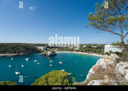 Blick über den Strand von Cala Galdana, Menorca, Balearen, Spanien Stockfoto