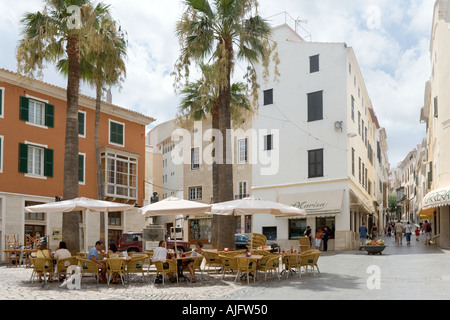 Straßencafé in der Altstadt, Mahon, Menorca, Balearen, Spanien Stockfoto