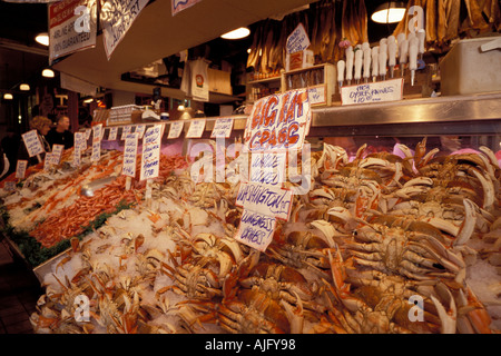 Dungeness Krabbe am Pike Place Fish Co Pike Place Market Seattle Washington angezeigt Stockfoto