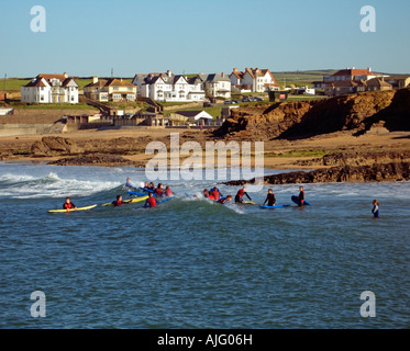 Junge Surfer aus Summerleaze Beach Bude Atlantic Heritage Coast Cornwall England Großbritannien Stockfoto